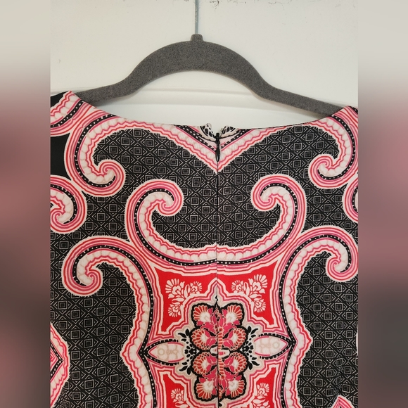 NWT NEW YORK & COMPANY Scuba Sheath Dress Red & Black (NEW) - Picture 2 of 6